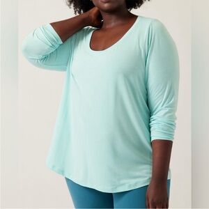 Athleta NWT Stratus II Top size: 2X in Reef Green